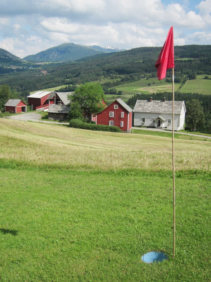 Frå fotballgolfbanen